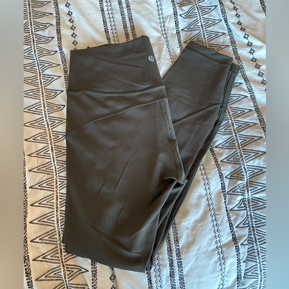 Lululemon In Movement 25” Size 6
